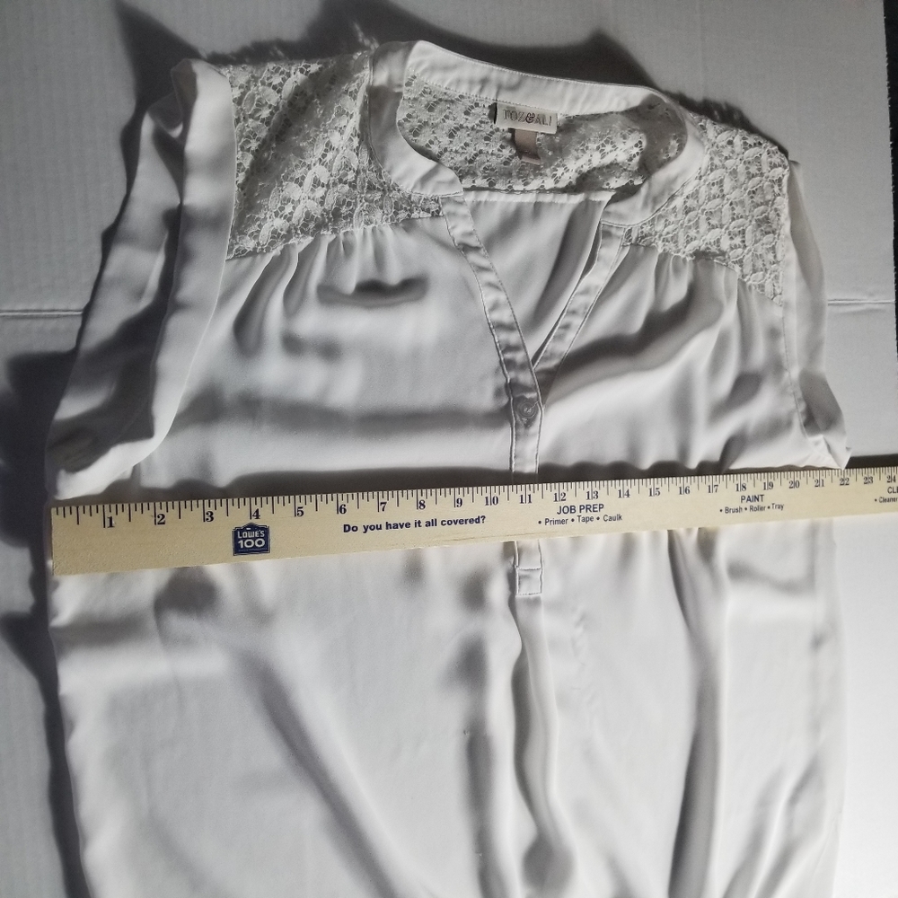 ROZ & ALI WHITE TANK WITH FRONT TIE AT BOTTOM SIZE XL - Picture 6 of 11